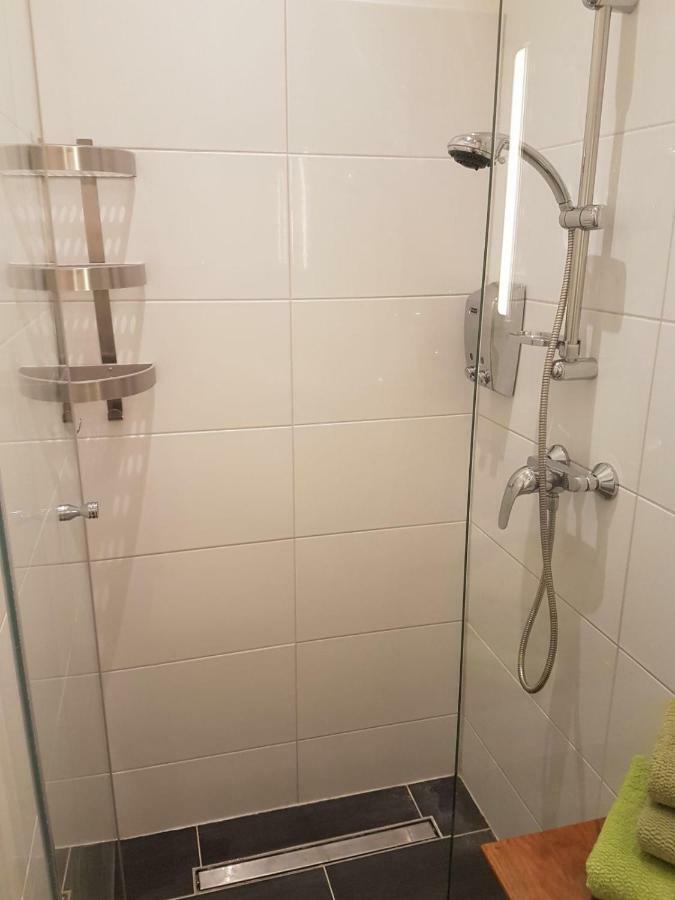 Modernes Kleines Mini Appartment Wien Exteriör bild